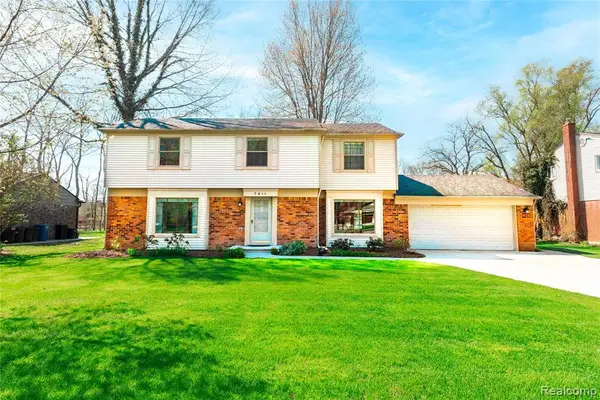 7611 Ferry, Grosse Ile, MI 48138