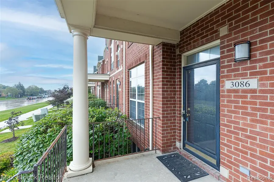 3086 Camden, Troy, MI 48084 - #2