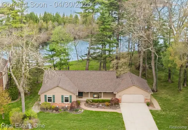 2748 Armstrong, Lake Orion, MI 48360