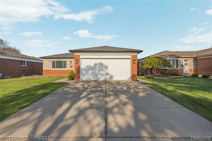 32340 Columbus, Warren, MI 48088 - #2