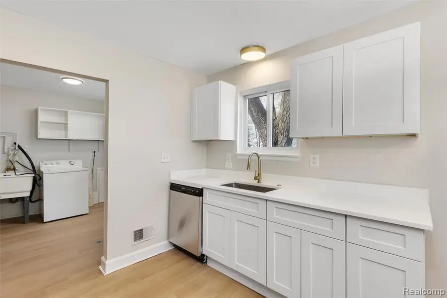 8694 Maxwell, Warren, MI 48089 - #2