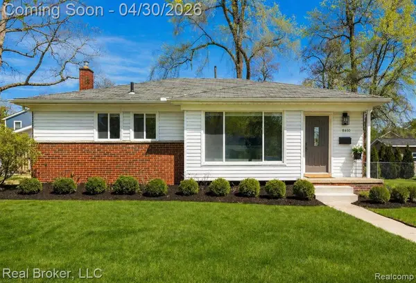 8410 Northfield, Oak Park, MI 48237