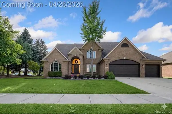 45021 Riverwoods, Macomb, MI 48044