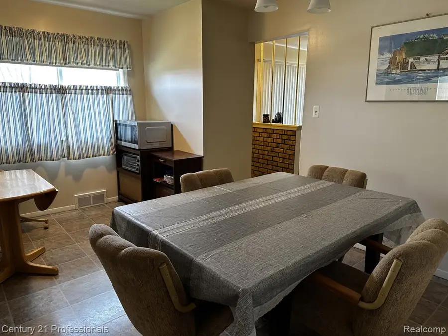 31274 Fernwood, Westland, MI 48186 - #3