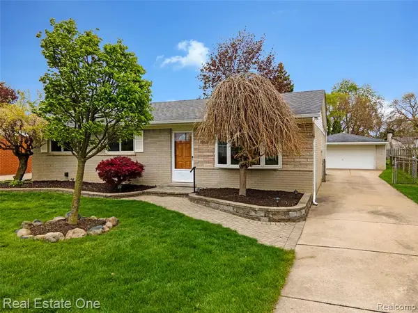 1668 Castleton, Troy, MI 48083
