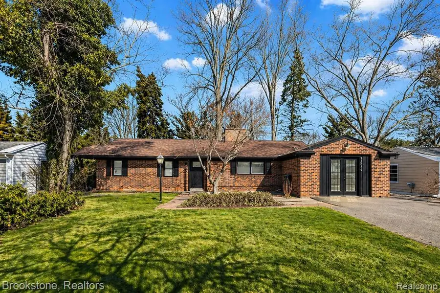 16046 W 13 Mile, Beverly Hills, MI 48025 - #2