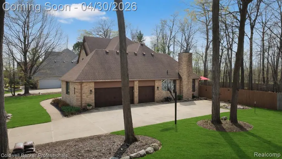 1345 Kings Pointe, Grand Blanc, MI 48439 - #3