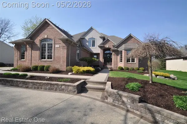 3648 W Tienken, Rochester Hills, MI 48306