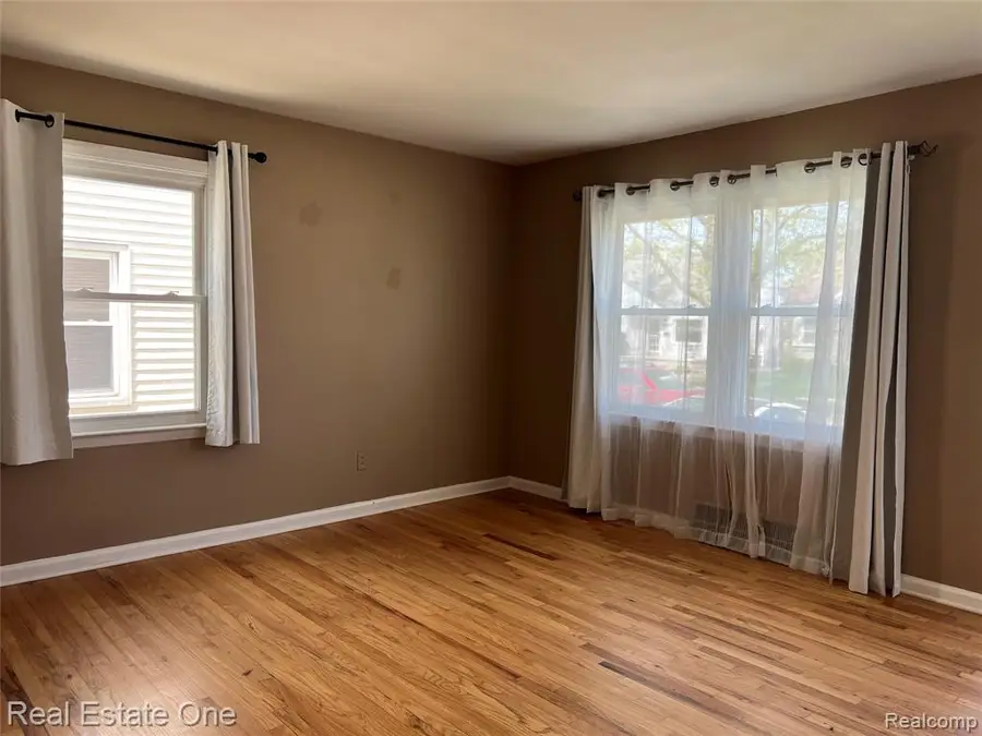 2014 Brockton, Royal Oak, MI 48067 - #3