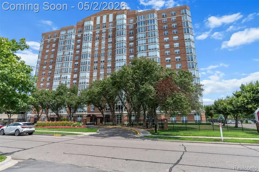 250 E Harbortown, Detroit, MI 48207 - #2