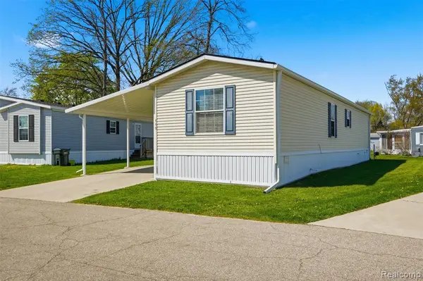 440 Flamingo, Rochester Hills, MI 48309