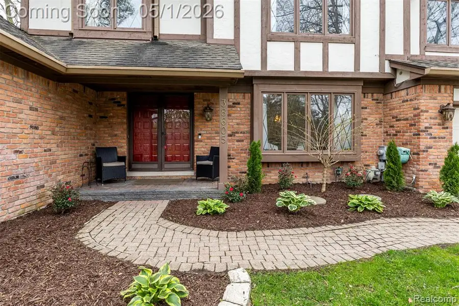 38605 Deerwood, Northville, MI 48167 - #2