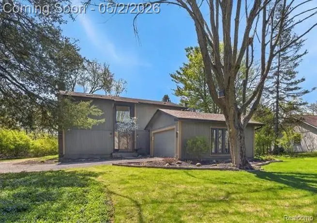 7025 Cedarbank, West Bloomfield, MI 48324 - #1