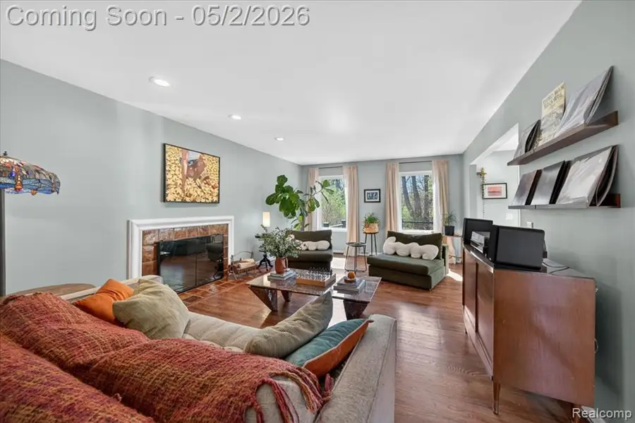 7025 Cedarbank, West Bloomfield, MI 48324 - #3