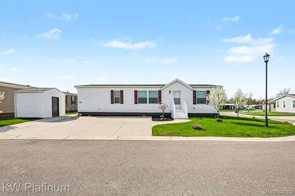 57512 Mill Point, Lenox, MI 48048