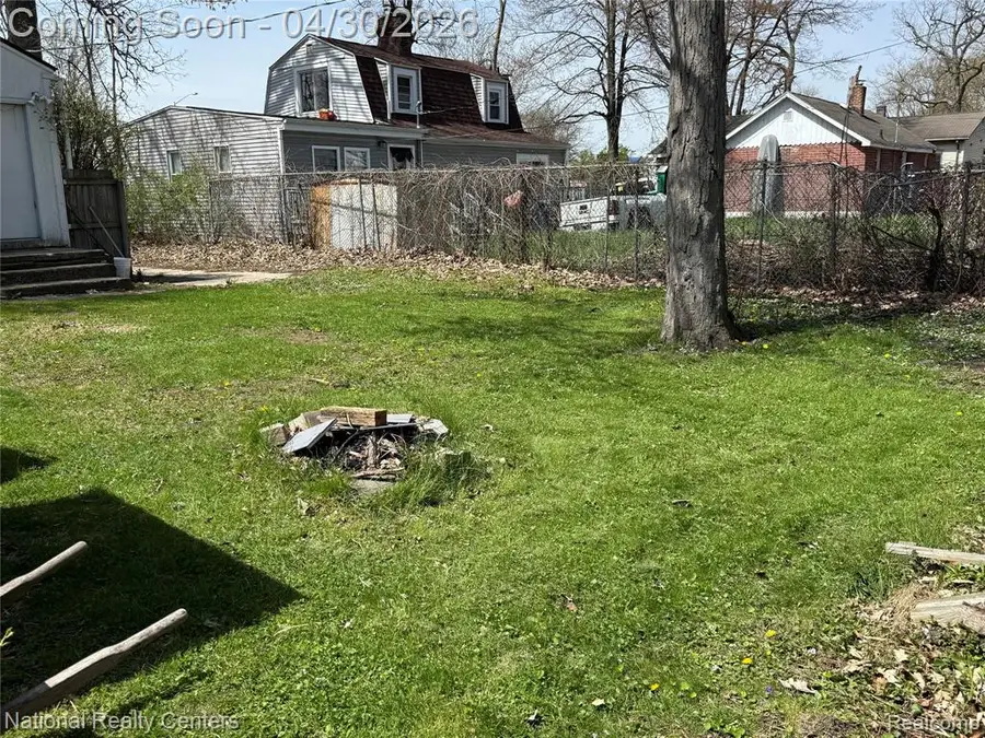 250 W Walton, Pontiac, MI 48340 - #3