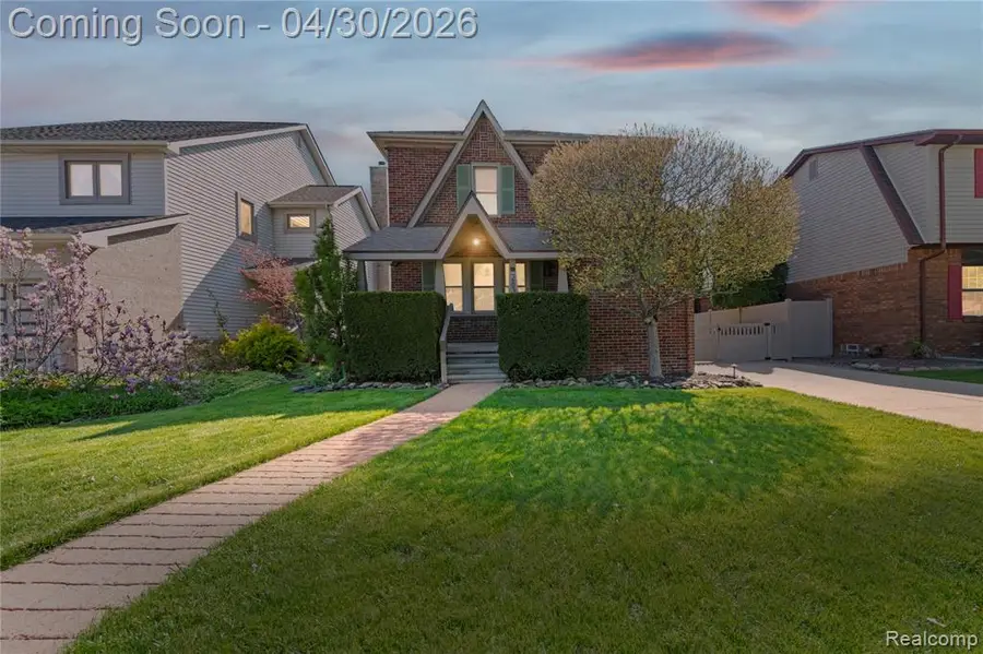 2835 Parkwood, Trenton, MI 48183 - #2
