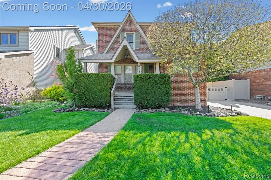2835 Parkwood, Trenton, MI 48183 - #3