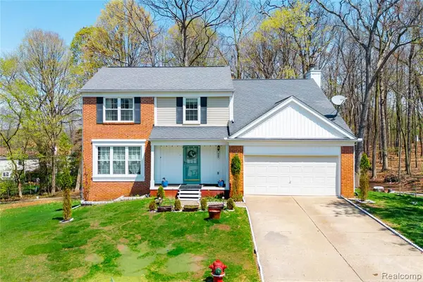 425 Thornridge, Rochester Hills, MI 48307