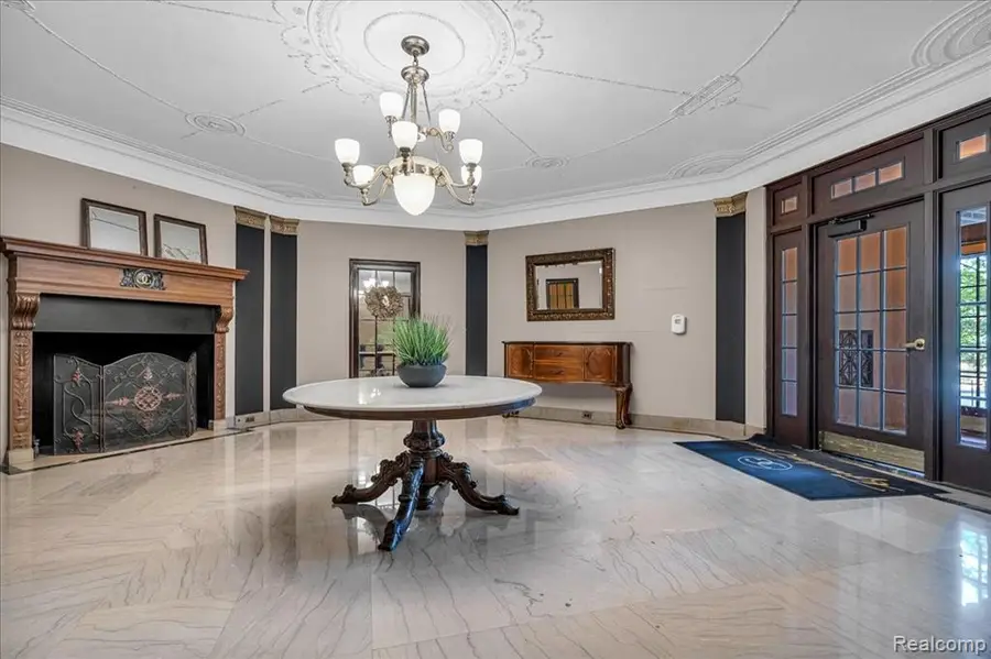 2900 E Jefferson #C5, Detroit, MI 48207 - #3