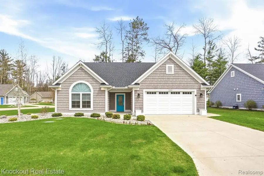 7422 Aspen Creek, Midland, MI 48642 - #3