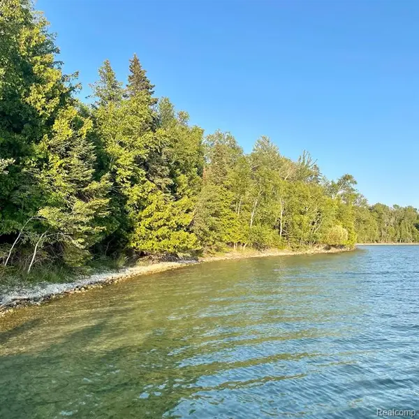 VL Grand Island, Presque Isle, MI 49777