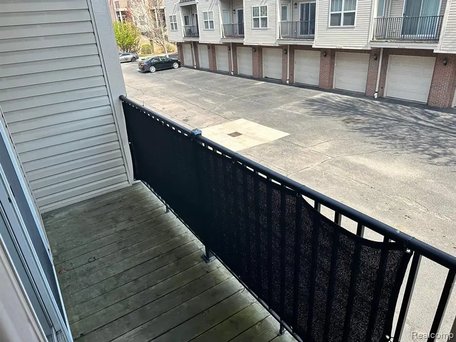 25520 Portico, Novi, MI 48375 - #3