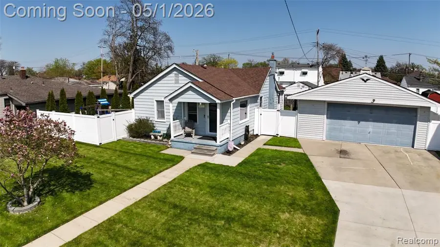 677 Lindbergh, Wyandotte, MI 48192 - #3