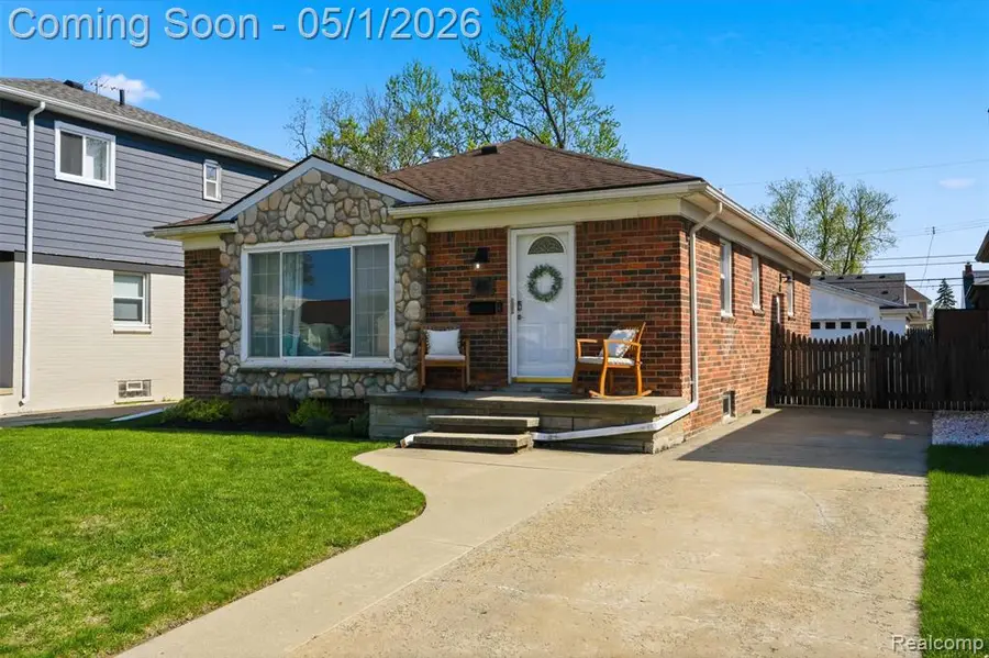 65 W Elmwood, Clawson, MI 48017 - #2