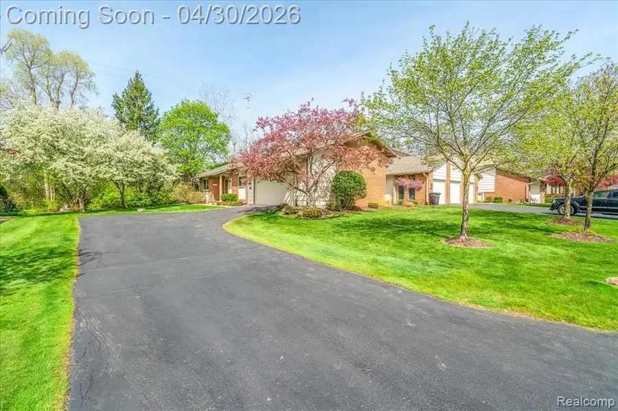 48132 Colony Farm, Plymouth, MI 48170 - #2