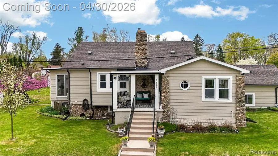 1430 Benvenue, Sylvan Lake, MI 48320 - #2