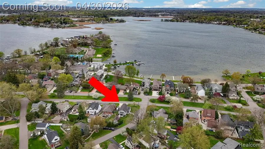 1430 Benvenue, Sylvan Lake, MI 48320 - #3