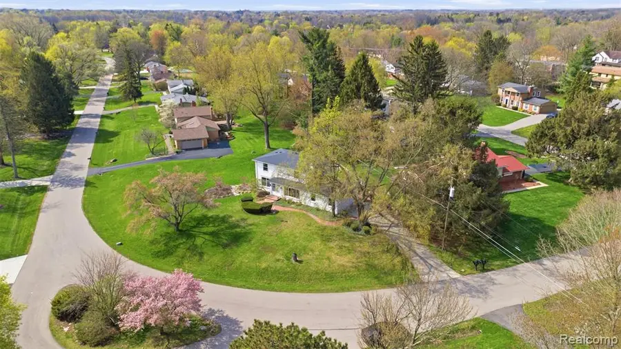 30033 Beacontree, Farmington Hills, MI 48331 - #2