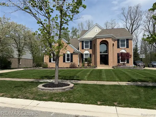 47272 Woodlong, Canton, MI 48187