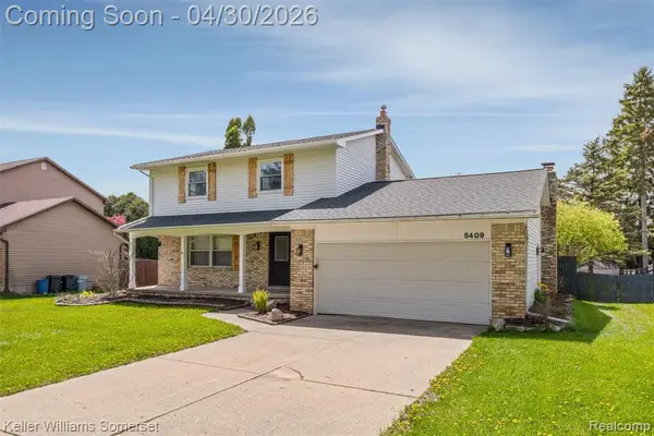 5409 Old Franklin, Grand Blanc, MI 48439