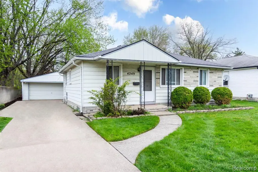 4249 Bonning, Warren, MI 48091 - #2