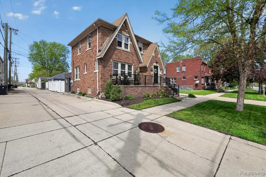 2826 3rd, Wyandotte, MI 48192 - #2