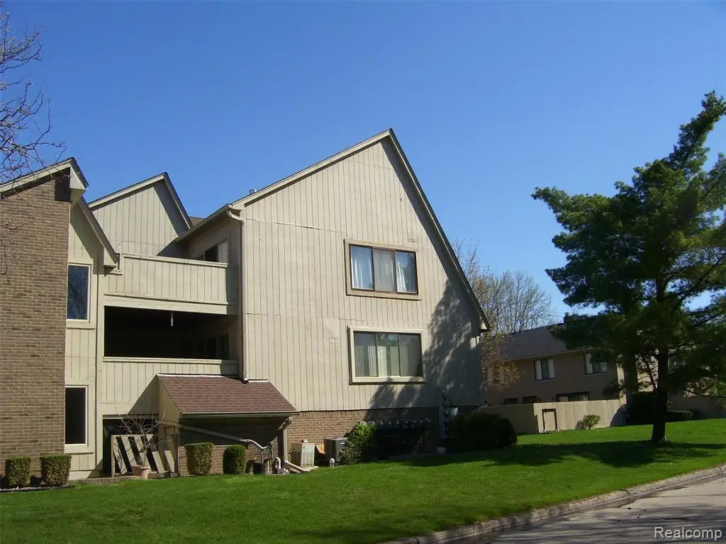 42364 Lochmoor #6, Clinton Township, MI 48038 - #1