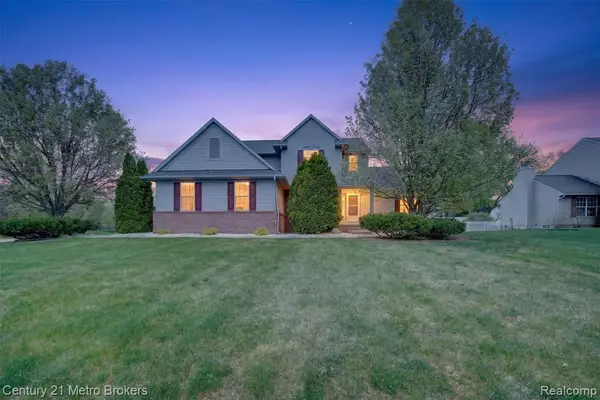 5265 Genesee Oaks, Grand Blanc, MI 48439