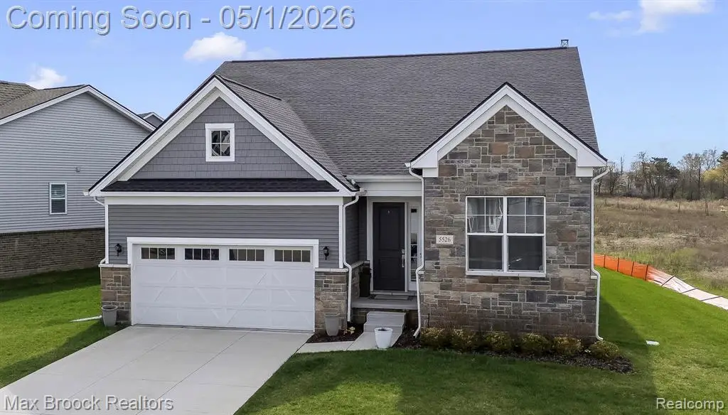 5526 Helmsdale, West Bloomfield, MI 48322 - #1
