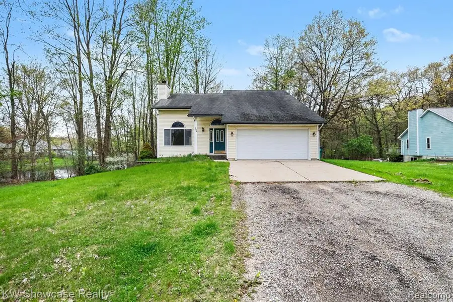 959 E Maple, Holly, MI 48442 - #3