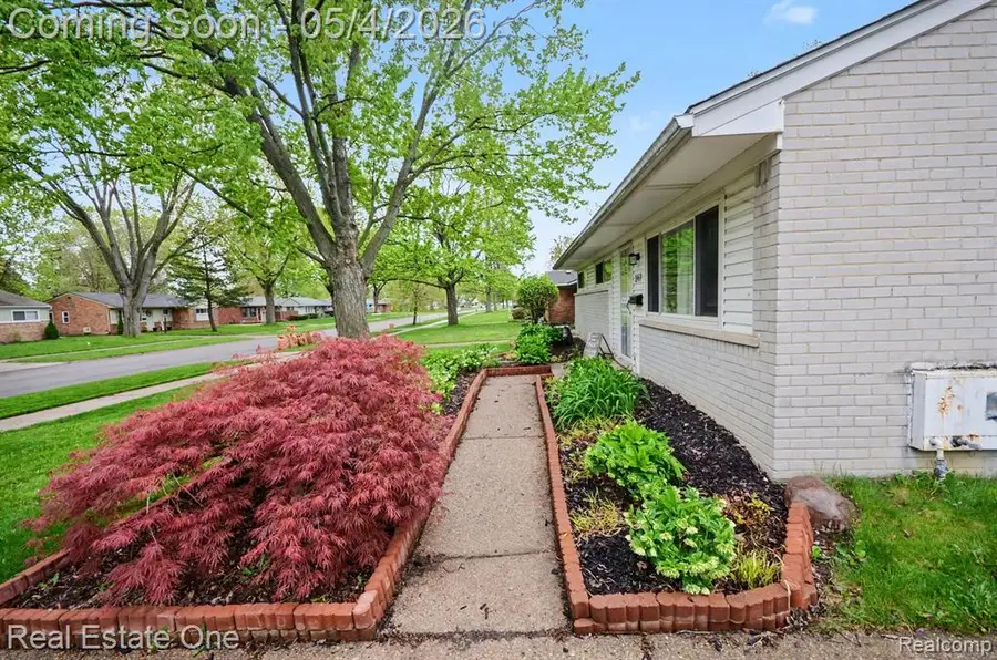 247 Kenyon, Troy, MI 48083 - #3