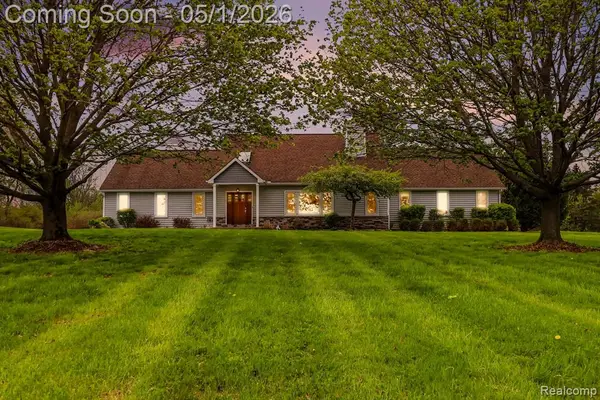 10741 W Braemar, Holly, MI 48442