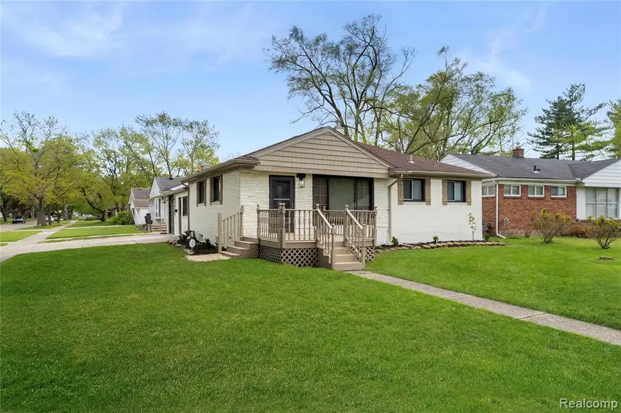 19420 Woodmont, Harper Woods, MI 48225 - #2