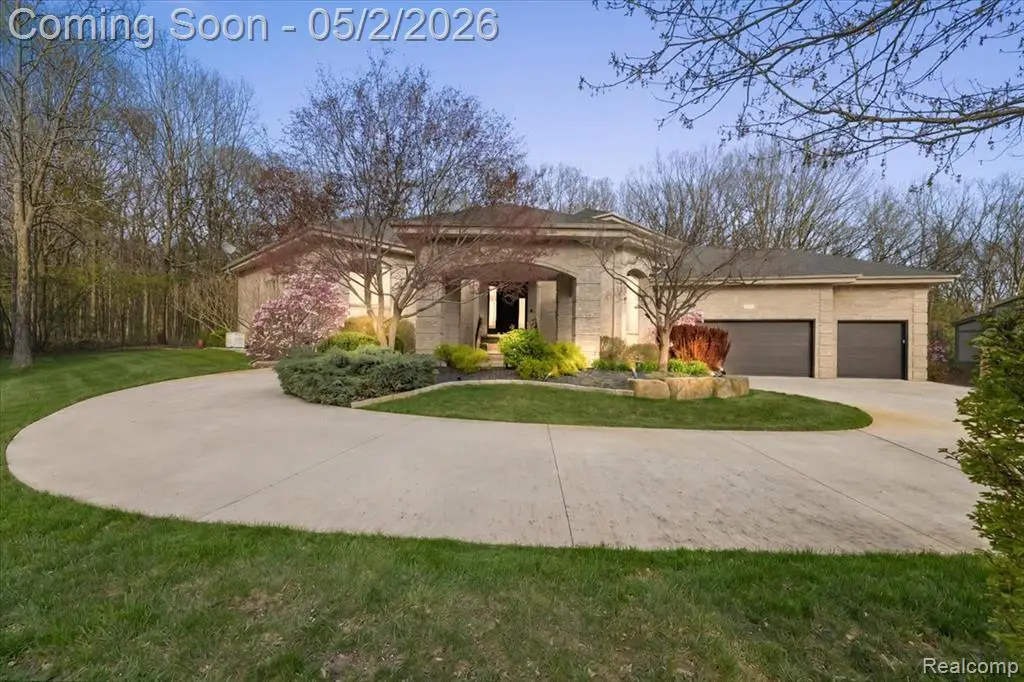 930 Bear Creek, Rochester, MI 48306 - #1