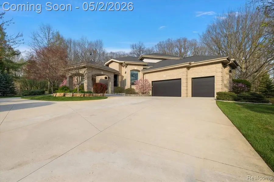 930 Bear Creek, Rochester, MI 48306 - #2