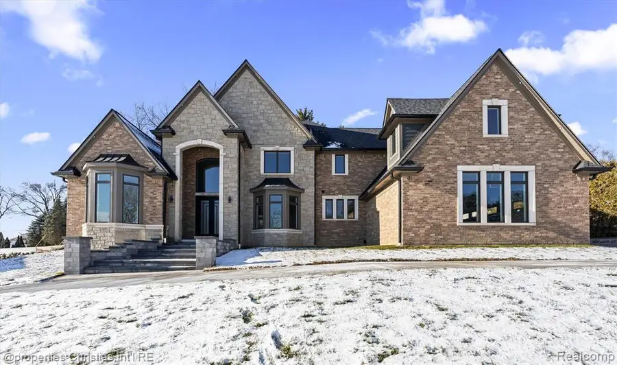 3080 Chickering, Bloomfield Hills, MI 48302 - #2