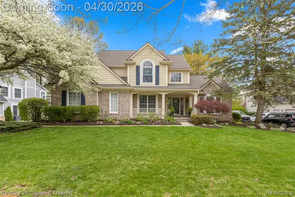 1424 Woodbridge, Wixom, MI 48393