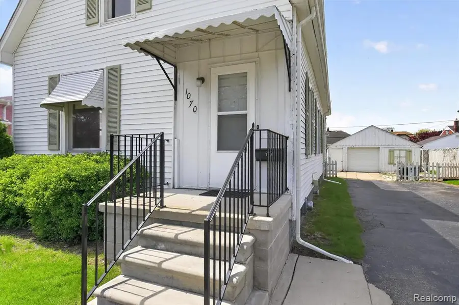 1070 1st, Wyandotte, MI 48192 - #3