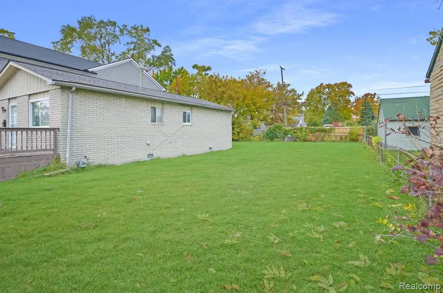 000 W Muir, Hazel Park, MI 48030 - #3